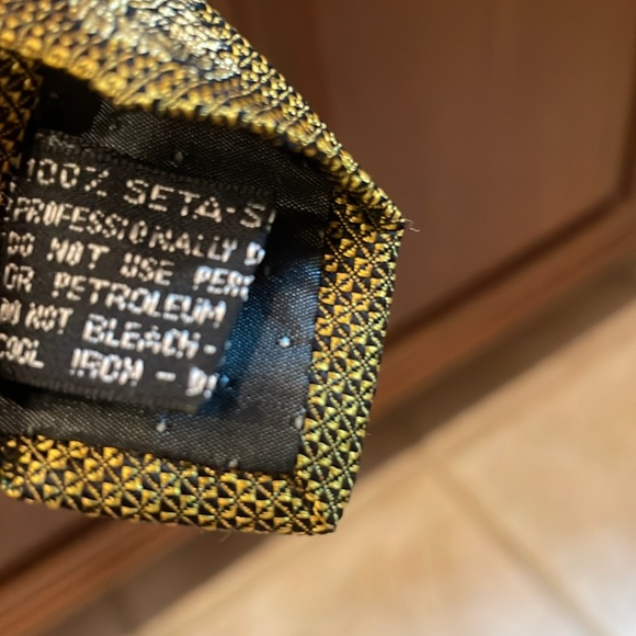 Versace gold men’s tie - Picture 4 of 5